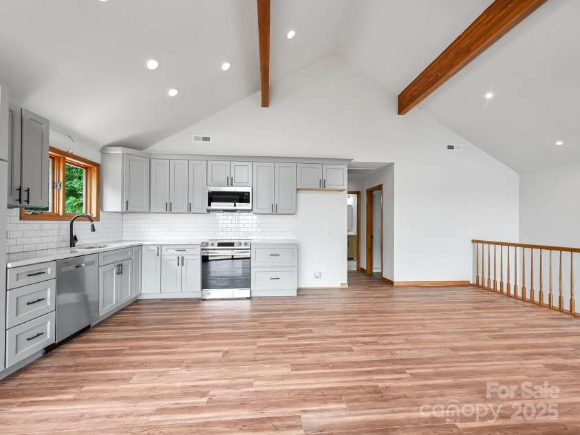 246 Calhoun Ridge Drive, Waynesville, NC 28786.  MLS# CAR4227766, YatesRealty ID 9391. 