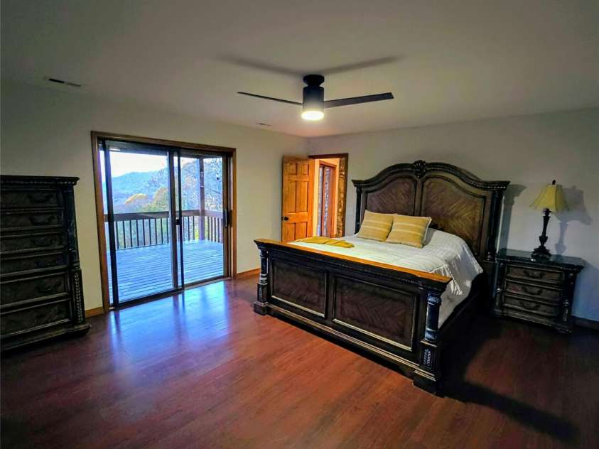 246 Calhoun Ridge Drive, Waynesville, NC 28786.  MLS# CAR4227766, YatesRealty ID 9391. 