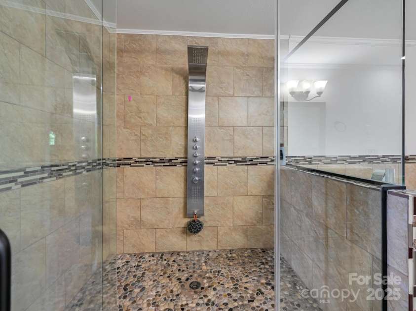 246 Calhoun Ridge Drive, Waynesville, NC 28786.  MLS# CAR4227766, YatesRealty ID 9391. 