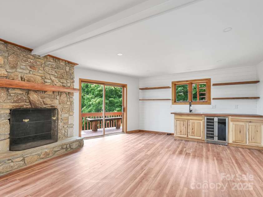 246 Calhoun Ridge Drive, Waynesville, NC 28786.  MLS# CAR4227766, YatesRealty ID 9391. 