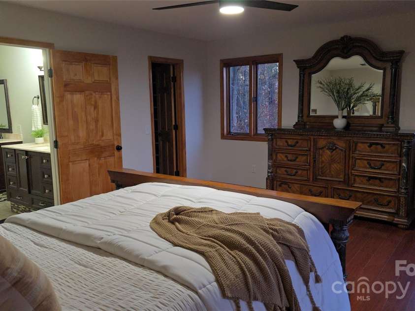 246 Calhoun Ridge Drive, Waynesville, NC 28786.  MLS# CAR4227766, YatesRealty ID 9391. 