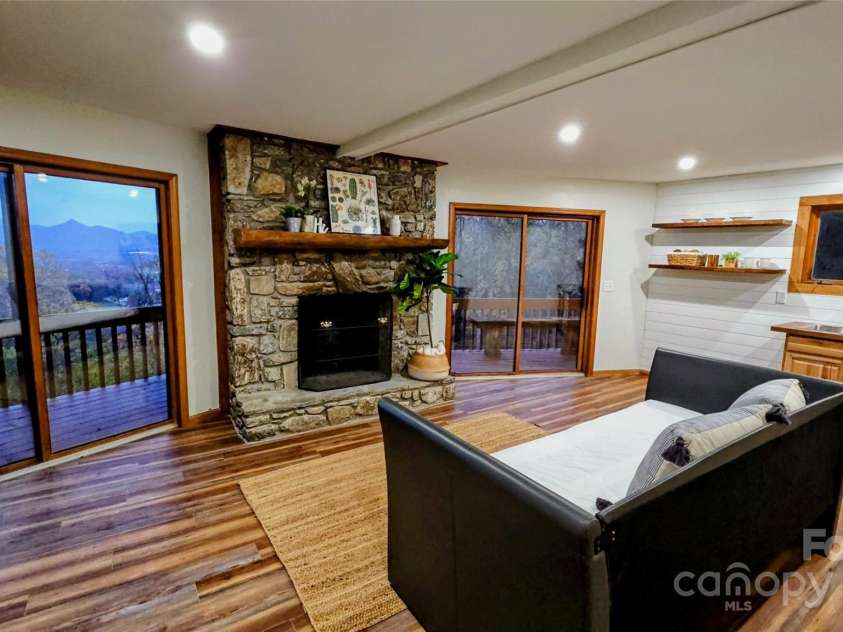 246 Calhoun Ridge Drive, Waynesville, NC 28786.  MLS# CAR4227766, YatesRealty ID 9391. 