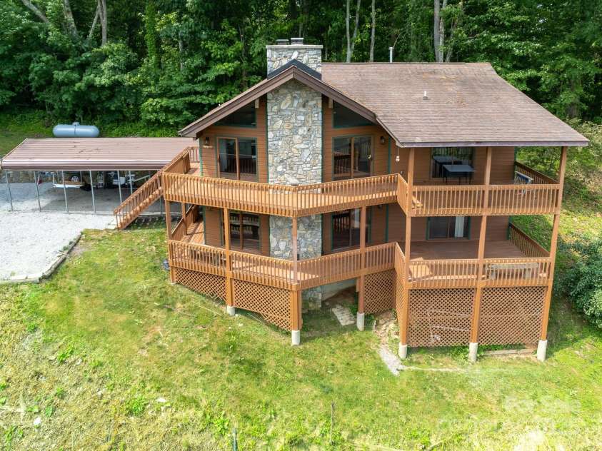 246 Calhoun Ridge Drive, Waynesville, NC 28786.  MLS# CAR4227766, YatesRealty ID 9391. 