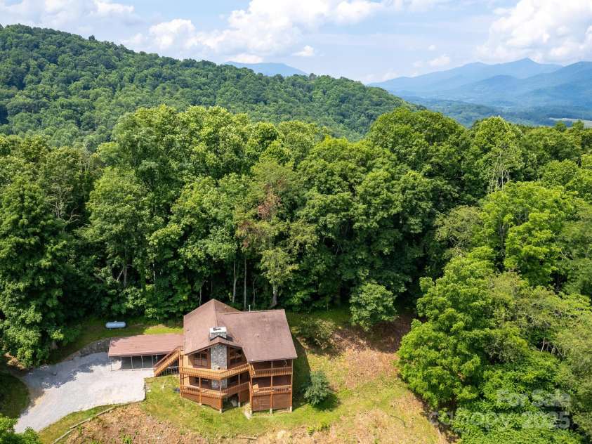 246 Calhoun Ridge Drive, Waynesville, NC 28786.  MLS# CAR4227766, YatesRealty ID 9391. 