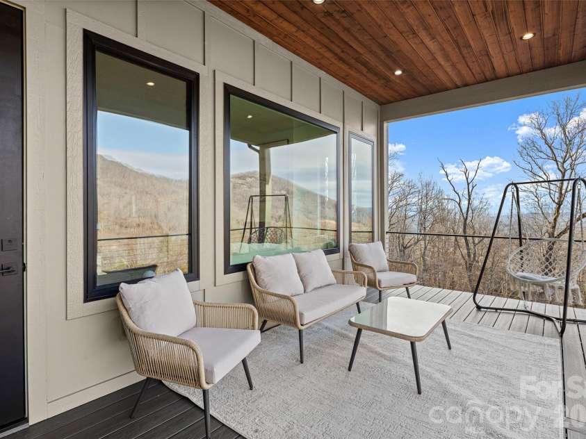 22 Chesten Mountain Drive, Asheville, NC 28803.  MLS# CAR4334773, YatesRealty ID 9392. 