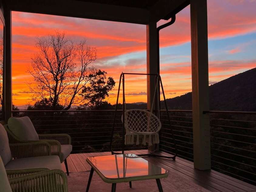 22 Chesten Mountain Drive, Asheville, NC 28803.  MLS# CAR4334773, YatesRealty ID 9392. 