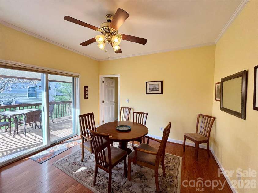 194 Beechnut Drive, Hendersonville, NC 28739.  MLS# CAR4365838, YatesRealty ID 9393. 