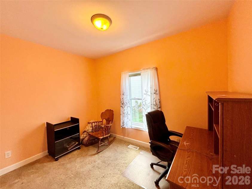 194 Beechnut Drive, Hendersonville, NC 28739.  MLS# CAR4365838, YatesRealty ID 9393. 