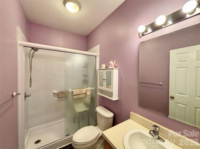 194 Beechnut Drive, Hendersonville, NC 28739.  MLS# CAR4365838, YatesRealty ID 9393. 