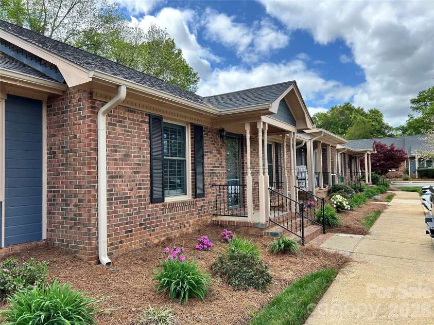 226 Pointe Circle, Rock Hill, SC 29732.  MLS# CAR4365707, YatesRealty ID 9394. 