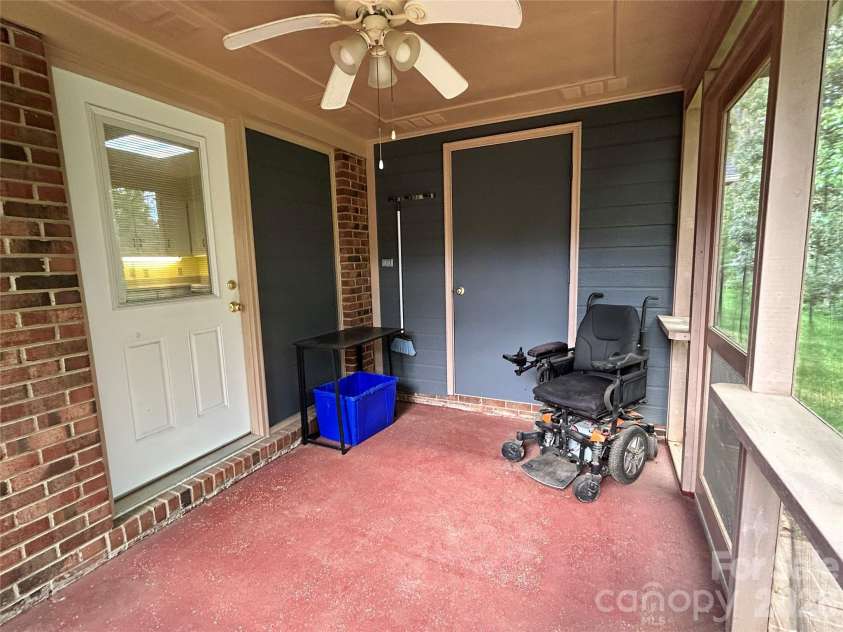 226 Pointe Circle, Rock Hill, SC 29732.  MLS# CAR4365707, YatesRealty ID 9394. 
