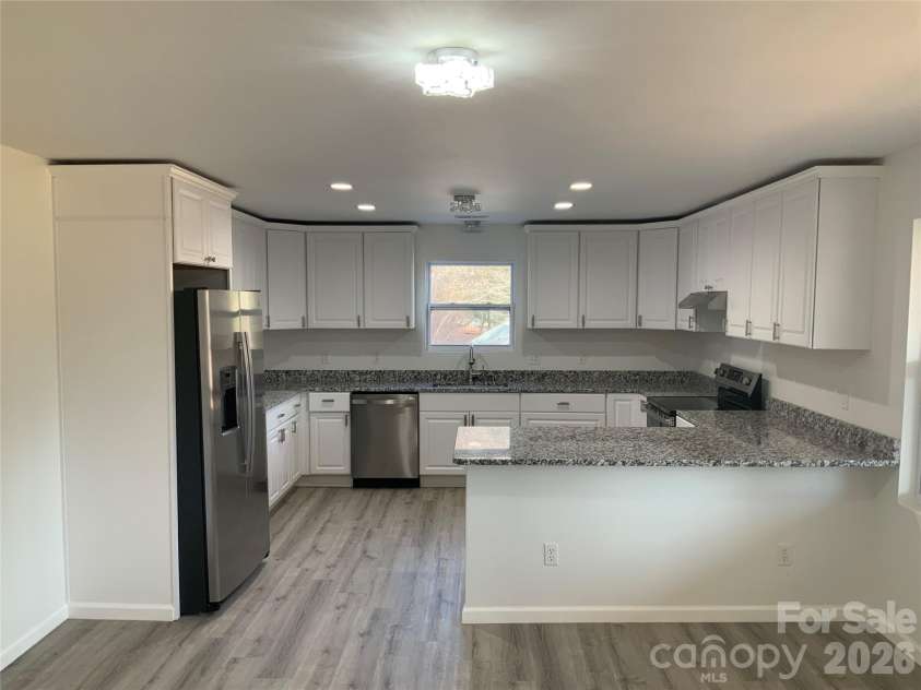841 B CHARLOTTE Highway, Fairview, NC 28730.  MLS# CAR4334477, YatesRealty ID 9395. 