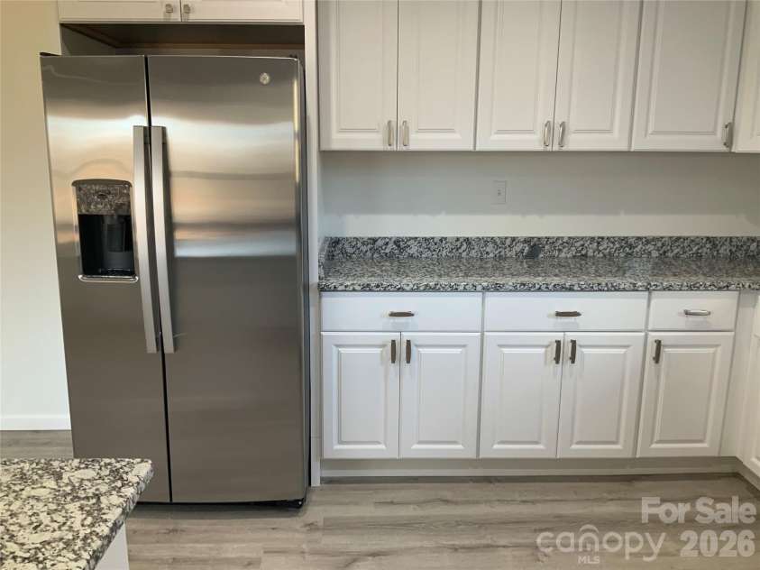 841 B CHARLOTTE Highway, Fairview, NC 28730.  MLS# CAR4334477, YatesRealty ID 9395. 