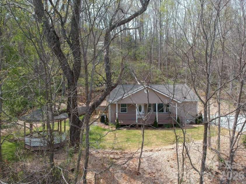 841 B CHARLOTTE Highway, Fairview, NC 28730.  MLS# CAR4334477, YatesRealty ID 9395. 