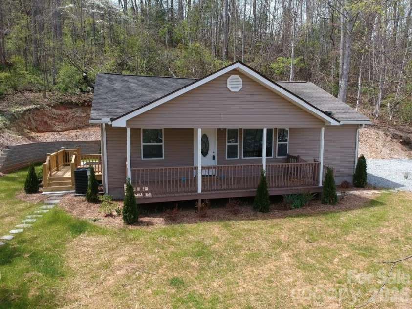 841 B CHARLOTTE Highway, Fairview, NC 28730.  MLS# CAR4334477, YatesRealty ID 9395. Primary