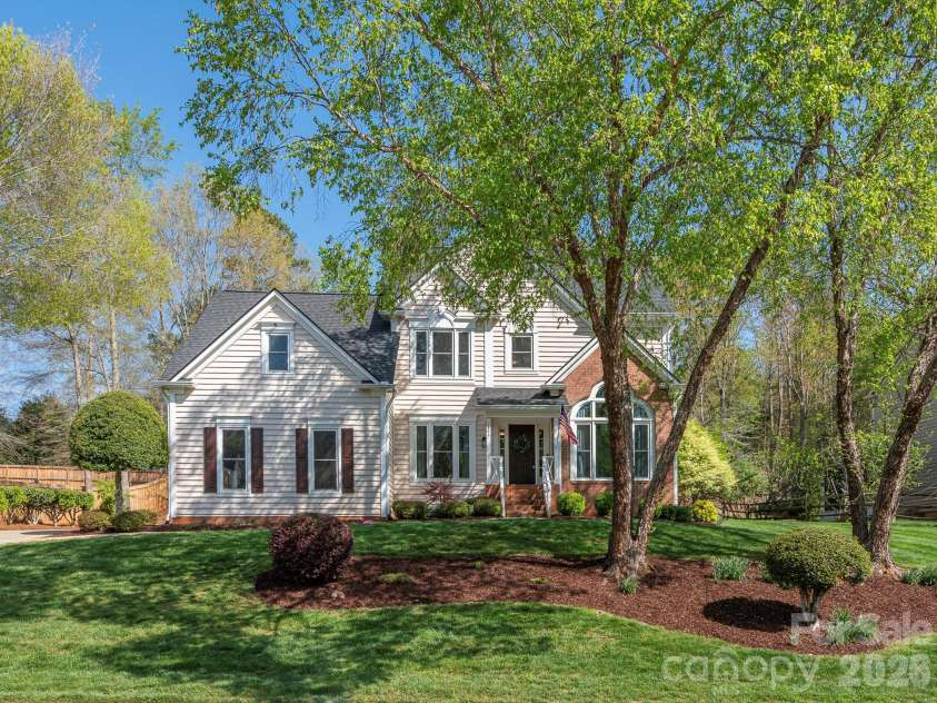 2824 Providence Spring Lane, Charlotte, NC 28270.  MLS# CAR4364647, YatesRealty ID 9396. 