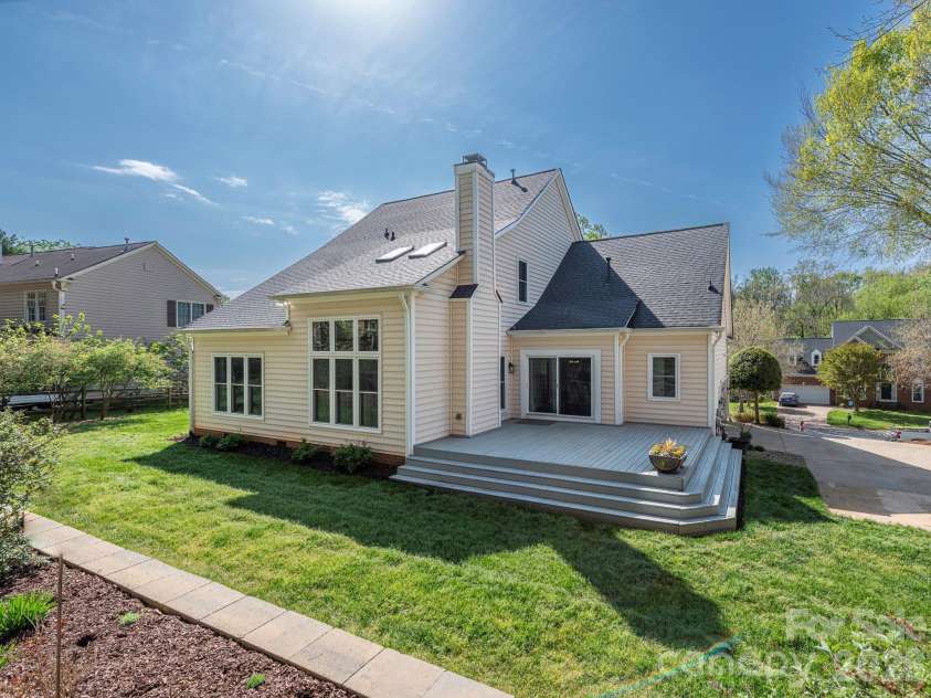 2824 Providence Spring Lane, Charlotte, NC 28270.  MLS# CAR4364647, YatesRealty ID 9396. 