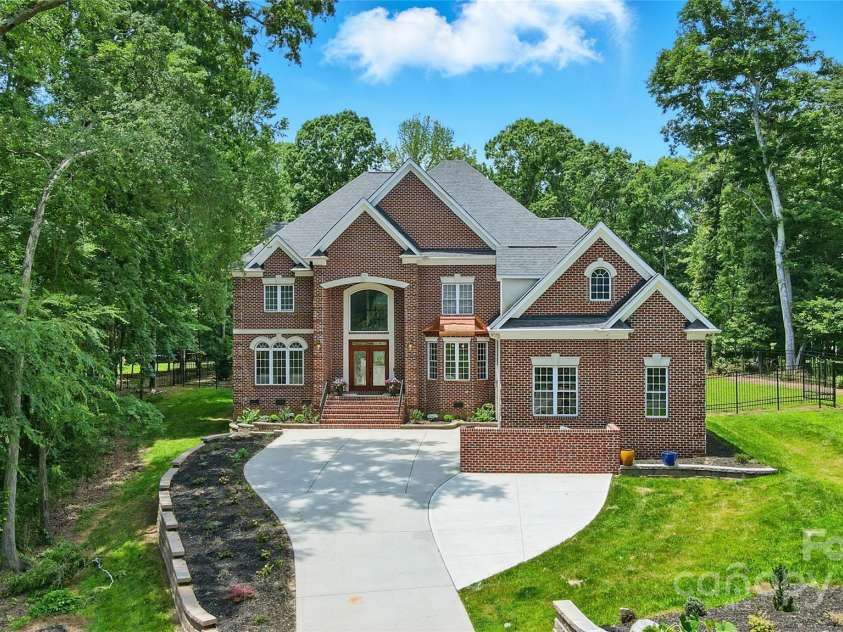 3324 Greenhurst Drive, Weddington, NC 28104.  MLS# CAR4266601, YatesRealty ID 9398. 
