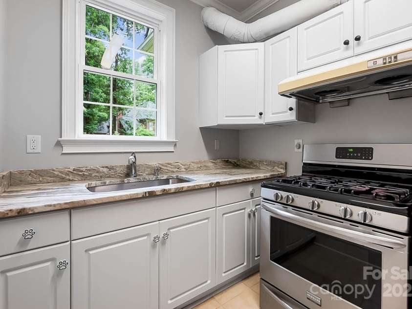 3324 Greenhurst Drive, Weddington, NC 28104.  MLS# CAR4266601, YatesRealty ID 9398. Scullery Kitchen 