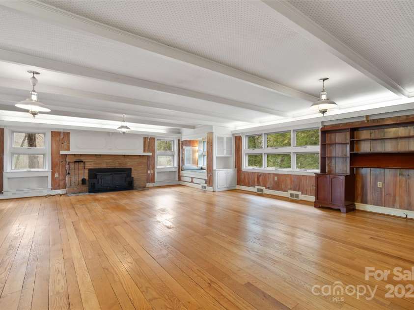 54 Forest Hill Drive, Canton, NC 28716.  MLS# CAR4243351, YatesRealty ID 9398. 