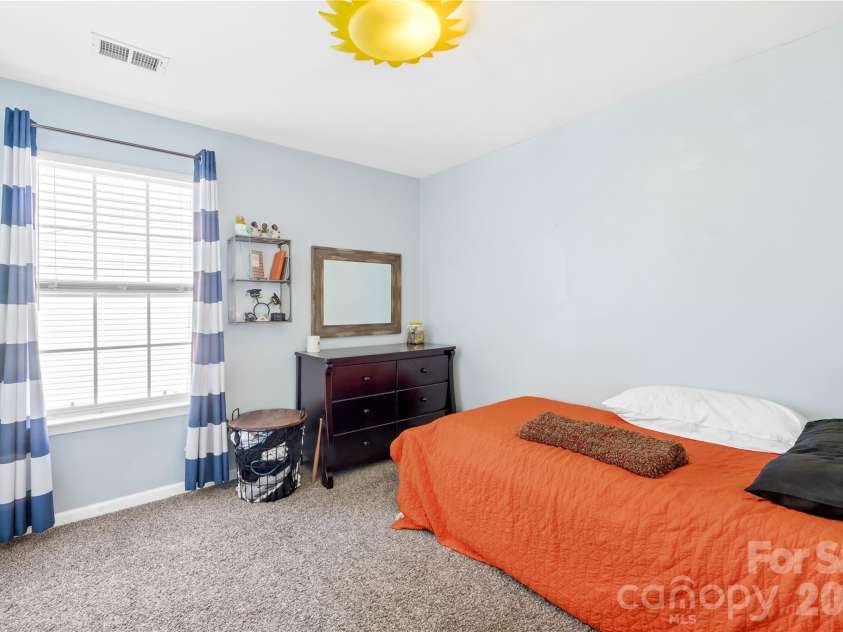 10915 Northgate Trail Drive, Charlotte, NC 28215.  MLS# CAR4358553, YatesRealty ID 9399. 2nd Bedroom