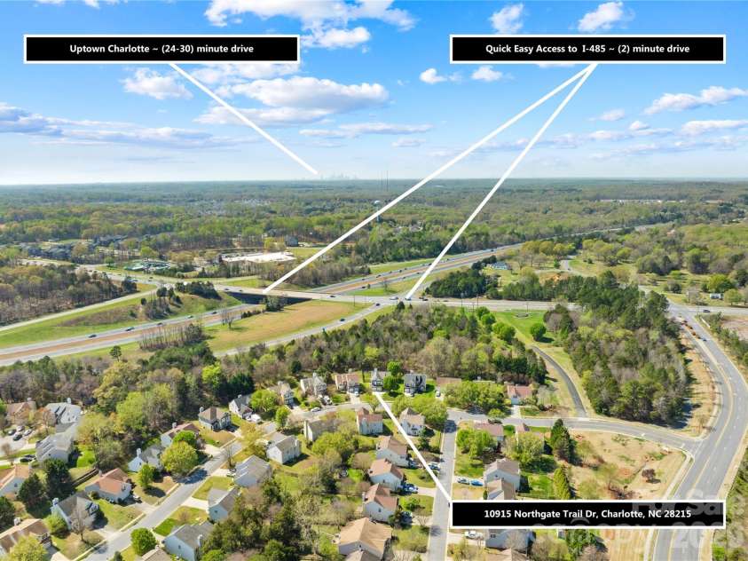 10915 Northgate Trail Drive, Charlotte, NC 28215.  MLS# CAR4358553, YatesRealty ID 9399. 