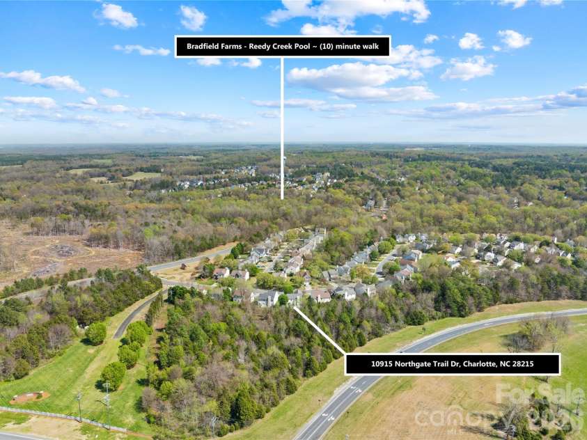 10915 Northgate Trail Drive, Charlotte, NC 28215.  MLS# CAR4358553, YatesRealty ID 9399. 