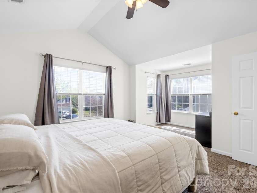 10915 Northgate Trail Drive, Charlotte, NC 28215.  MLS# CAR4358553, YatesRealty ID 9399. Primary Bedroom