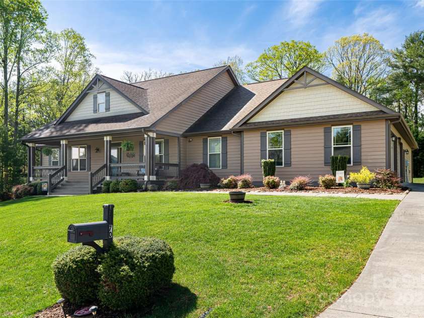 70 King Heights Drive, Fletcher, NC 28732.  MLS# CAR4250511, YatesRealty ID 9399. 