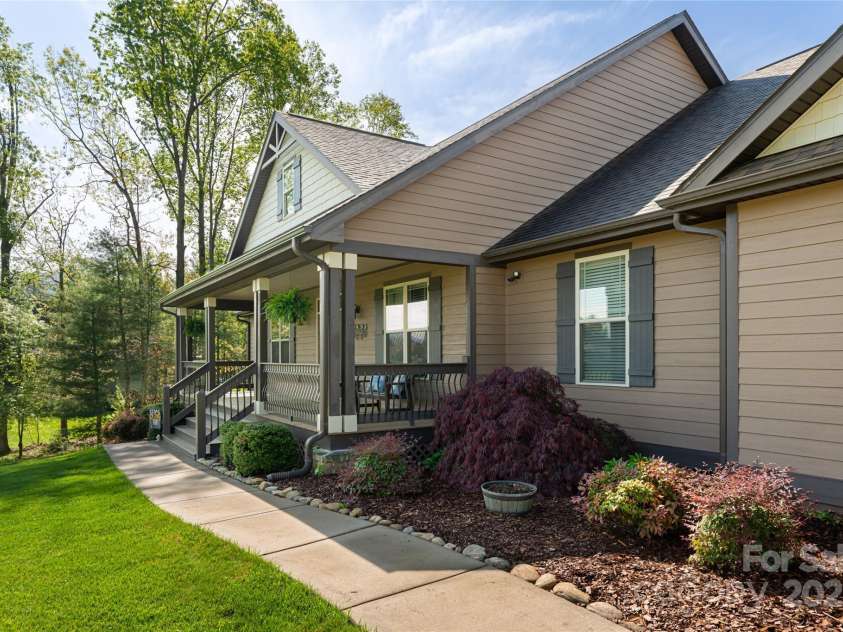70 King Heights Drive, Fletcher, NC 28732.  MLS# CAR4250511, YatesRealty ID 9399. 
