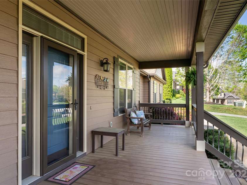 70 King Heights Drive, Fletcher, NC 28732.  MLS# CAR4250511, YatesRealty ID 9399. 
