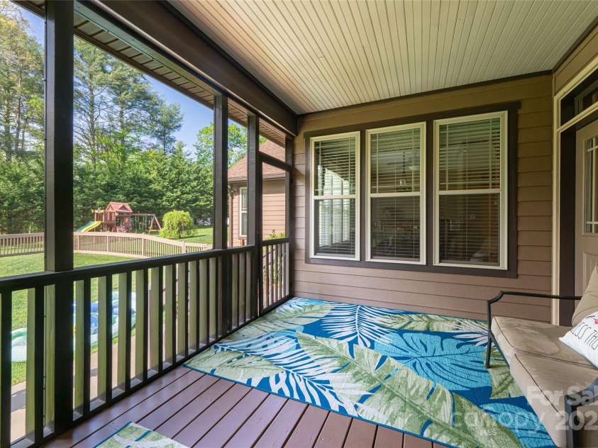 70 King Heights Drive, Fletcher, NC 28732.  MLS# CAR4250511, YatesRealty ID 9399. 