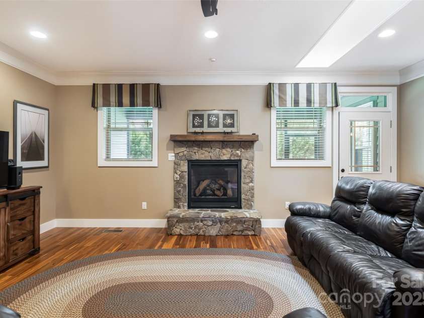 70 King Heights Drive, Fletcher, NC 28732.  MLS# CAR4250511, YatesRealty ID 9399. 
