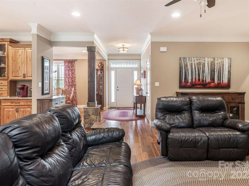 70 King Heights Drive, Fletcher, NC 28732.  MLS# CAR4250511, YatesRealty ID 9399. 