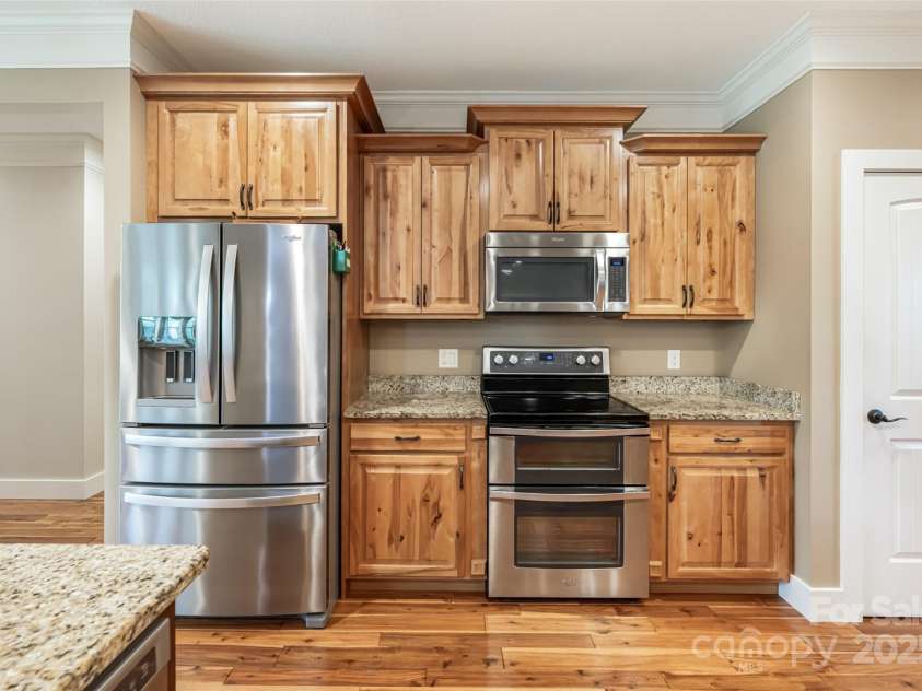 70 King Heights Drive, Fletcher, NC 28732.  MLS# CAR4250511, YatesRealty ID 9399. 