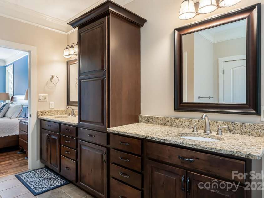 70 King Heights Drive, Fletcher, NC 28732.  MLS# CAR4250511, YatesRealty ID 9399. 