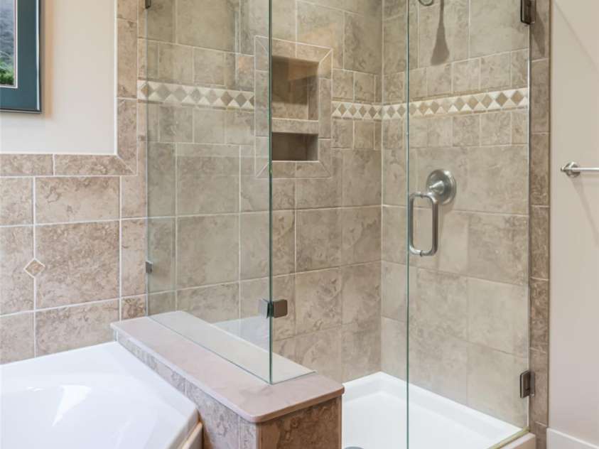 70 King Heights Drive, Fletcher, NC 28732.  MLS# CAR4250511, YatesRealty ID 9399. 