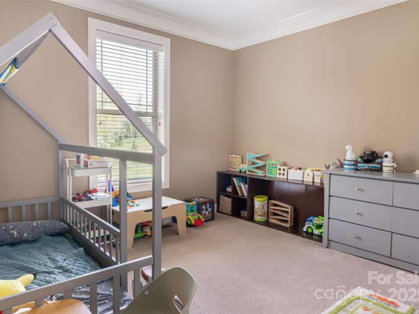 70 King Heights Drive, Fletcher, NC 28732.  MLS# CAR4250511, YatesRealty ID 9399. 