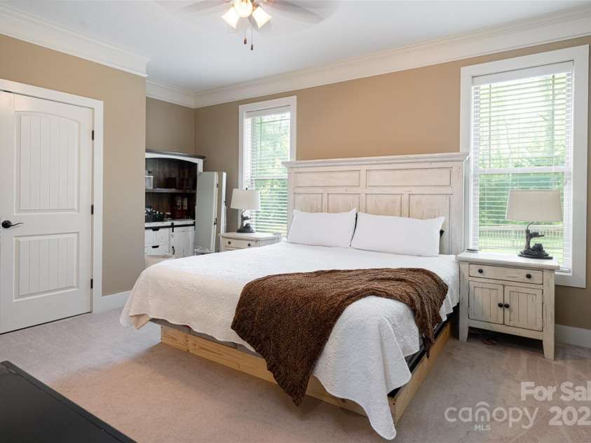 70 King Heights Drive, Fletcher, NC 28732.  MLS# CAR4250511, YatesRealty ID 9399. 