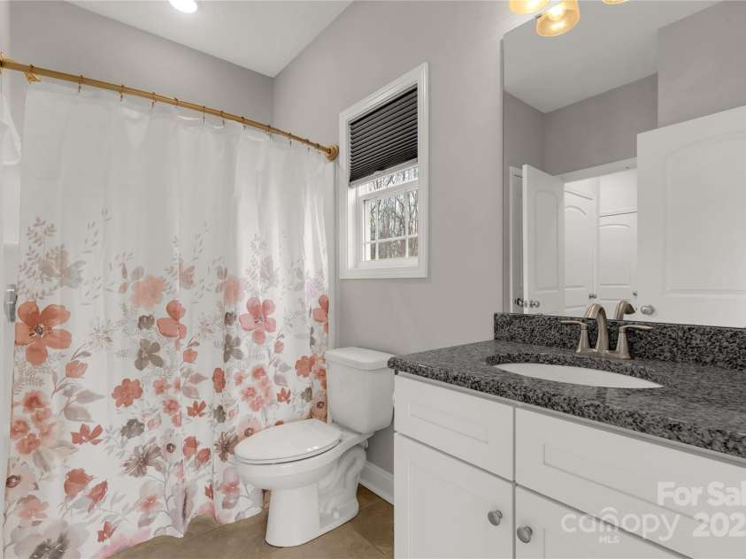 5051 Oxbow Run Lane, York, SC 29710.  MLS# CAR4223751, YatesRealty ID 940. 