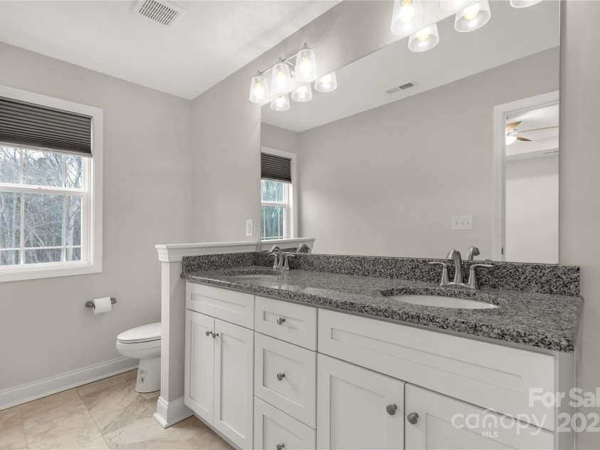 5051 Oxbow Run Lane, York, SC 29710.  MLS# CAR4223751, YatesRealty ID 940. 