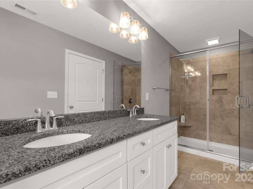 5051 Oxbow Run Lane, York, SC 29710.  MLS# CAR4223751, YatesRealty ID 940. 