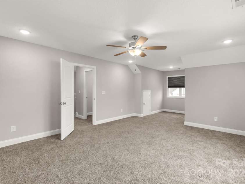 5051 Oxbow Run Lane, York, SC 29710.  MLS# CAR4223751, YatesRealty ID 940. 