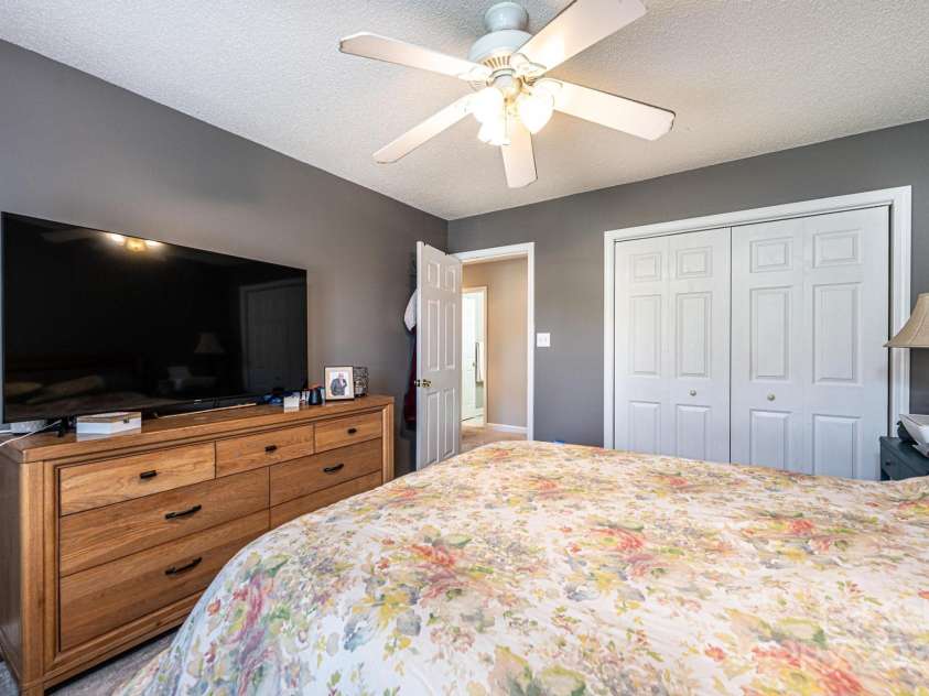 1472 Sweetbriar Lane, Hickory, NC 28602.  MLS# CAR4313023, YatesRealty ID 9400. 