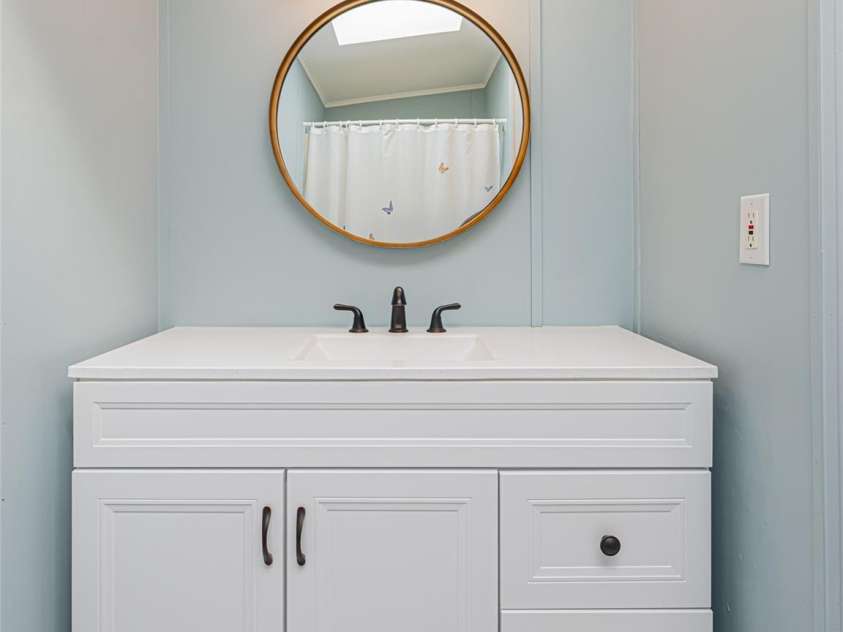 205 White Ash Circle, Hendersonville, NC 28739.  MLS# CAR4231006, YatesRealty ID 9400. 