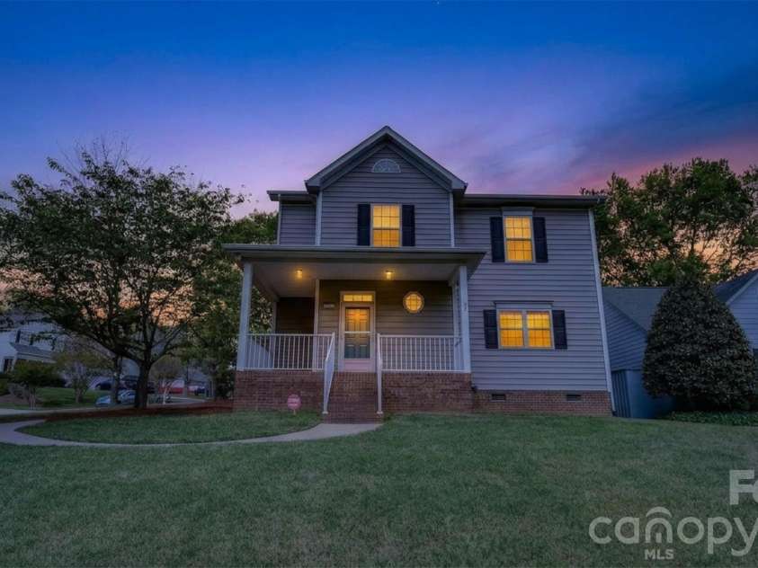 2851 Huckleberry Hill Drive, Fort Mill, SC 29715.  MLS# CAR4365989, YatesRealty ID 9401. 