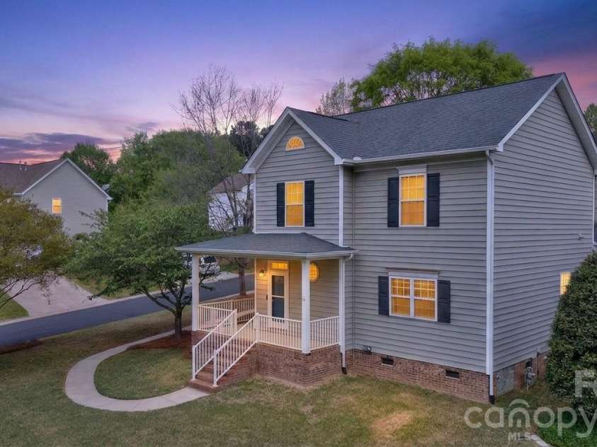 2851 Huckleberry Hill Drive, Fort Mill, SC 29715.  MLS# CAR4365989, YatesRealty ID 9401. 