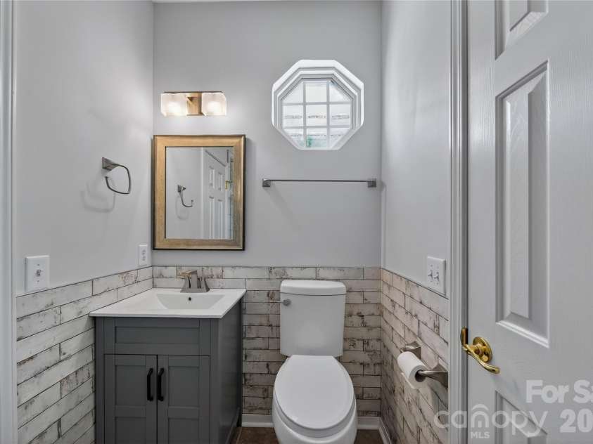 2851 Huckleberry Hill Drive, Fort Mill, SC 29715.  MLS# CAR4365989, YatesRealty ID 9401. 