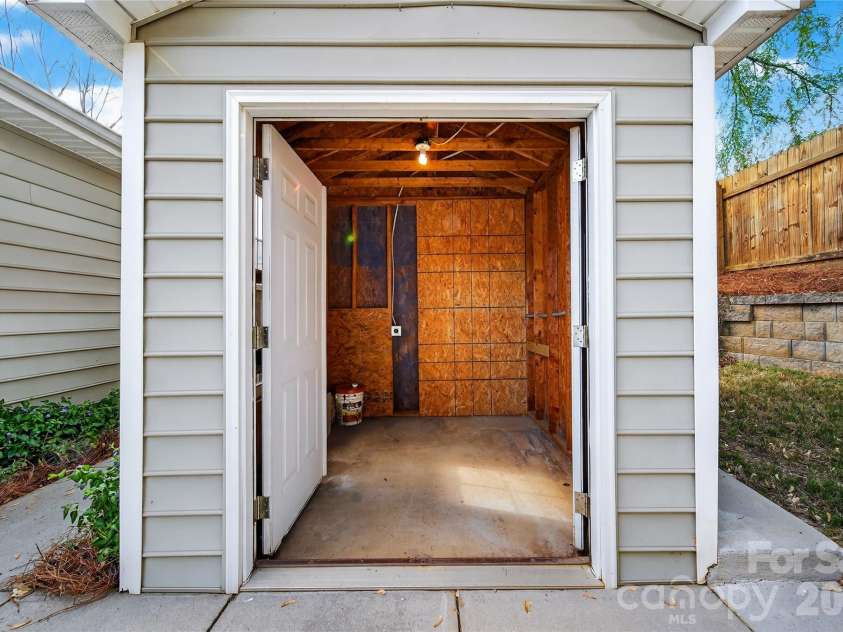 2851 Huckleberry Hill Drive, Fort Mill, SC 29715.  MLS# CAR4365989, YatesRealty ID 9401. 
