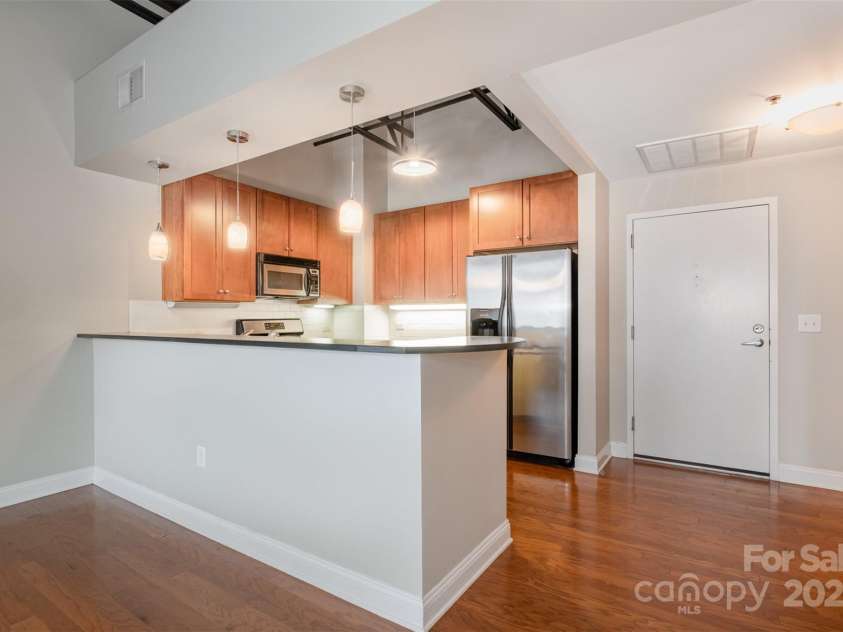 3920 Sharon Road, Charlotte, NC 28211.  MLS# CAR4225091, YatesRealty ID 9402. 